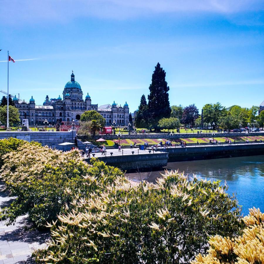 James Bay Inn Hotel, Suites & Cottage Victoria Eksteriør billede